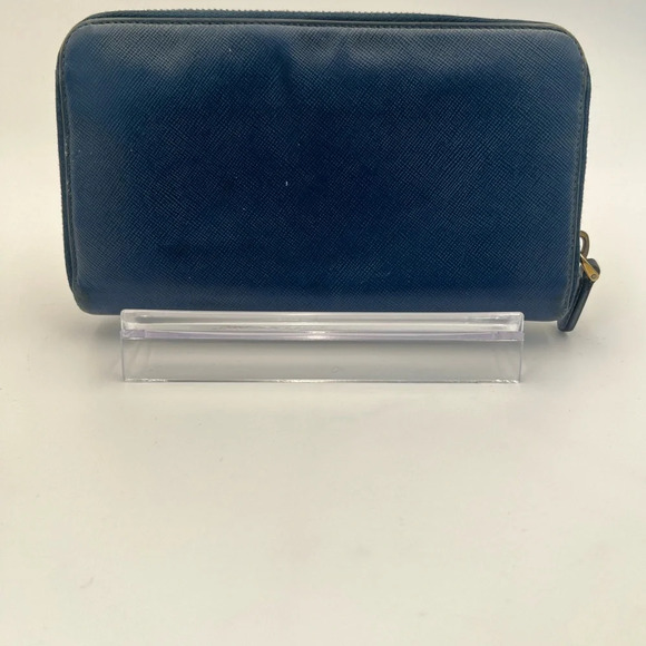 Prada large zip-around wallet in durable Saffiano leather - Picture 2 of 6
